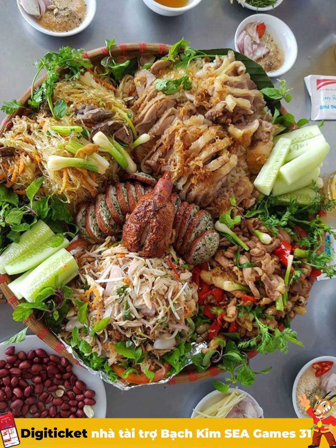 Nhà hàng Hồng Phú nằm ở trung tâm thành phố, là một điểm đến lý tưởng cho những người yêu thích ẩm thực truyền thống Việt Nam. Với không gian thoáng đãng và menu đa dạng, nhà hàng Hồng Phú hứa hẹn mang đến cho bạn những trải nghiệm ẩm thực tuyệt vời.