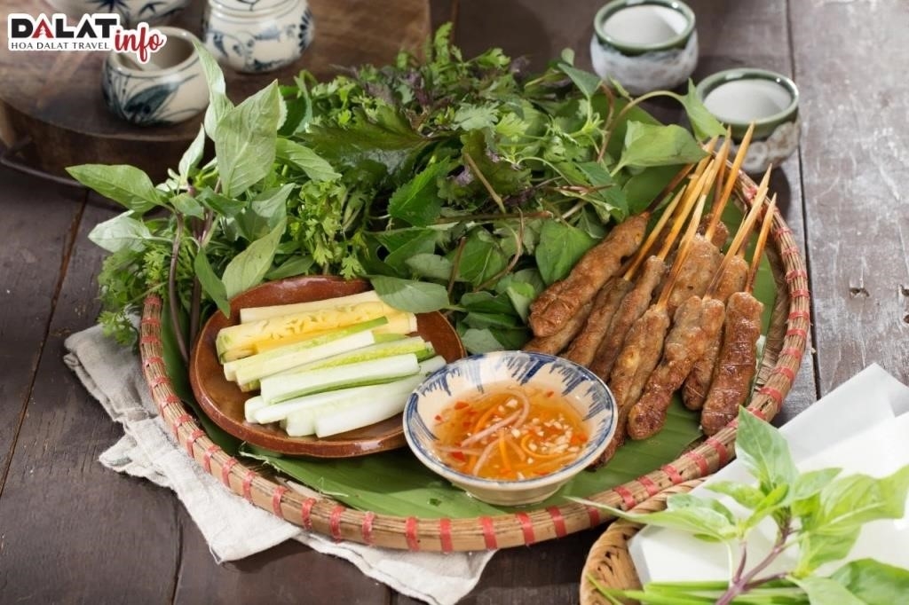 Nhà hàng Nam Phương. là một địa điểm ẩm thực nổi tiếng, nơi bạn có thể thưởng thức những món ăn đặc trưng và hương vị tuyệt vời của vùng miền Nam Việt Nam.