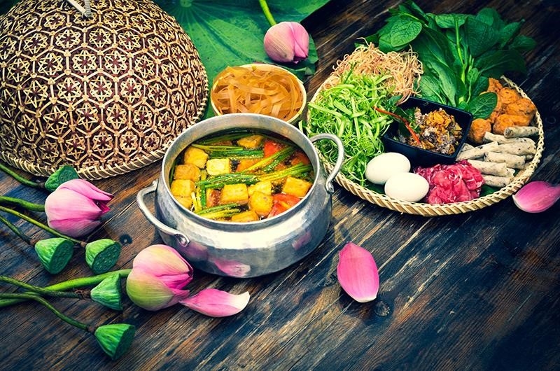 Quán ăn gia đình Hai Thành là một địa điểm ẩm thực nổi tiếng, nơi bạn có thể thưởng thức các món ăn đặc trưng của vùng miền, với không gian ấm cúng và phục vụ chuyên nghiệp.