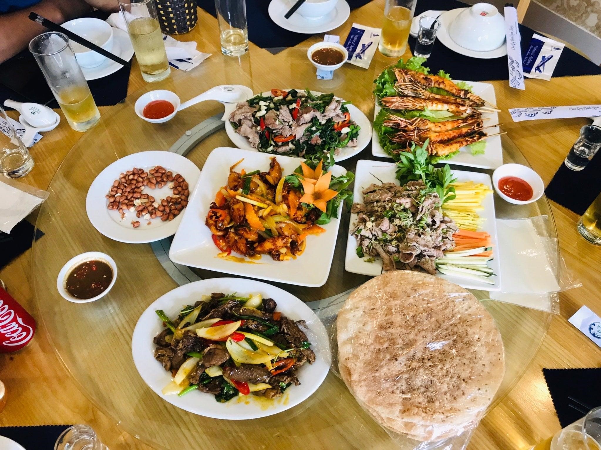 Nhà hàng Phương Đông Bắc Ninh có một menu đa dạng gồm 150 món ăn Việt ngon và hấp dẫn, chắc chắn sẽ làm say lòng mọi thực khách.